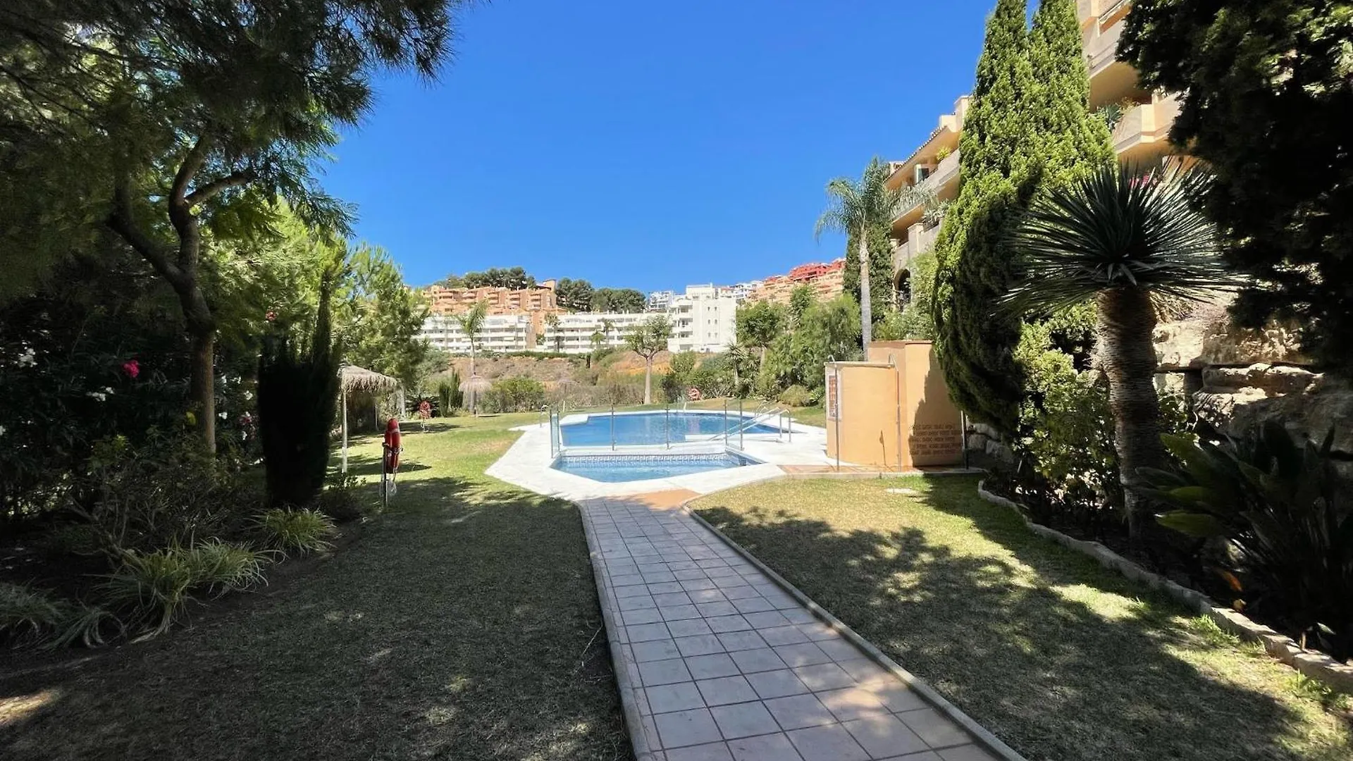 3 Bedroom, Top Floor With Fantastic Terrace And Pools Sitio de Calahonda España