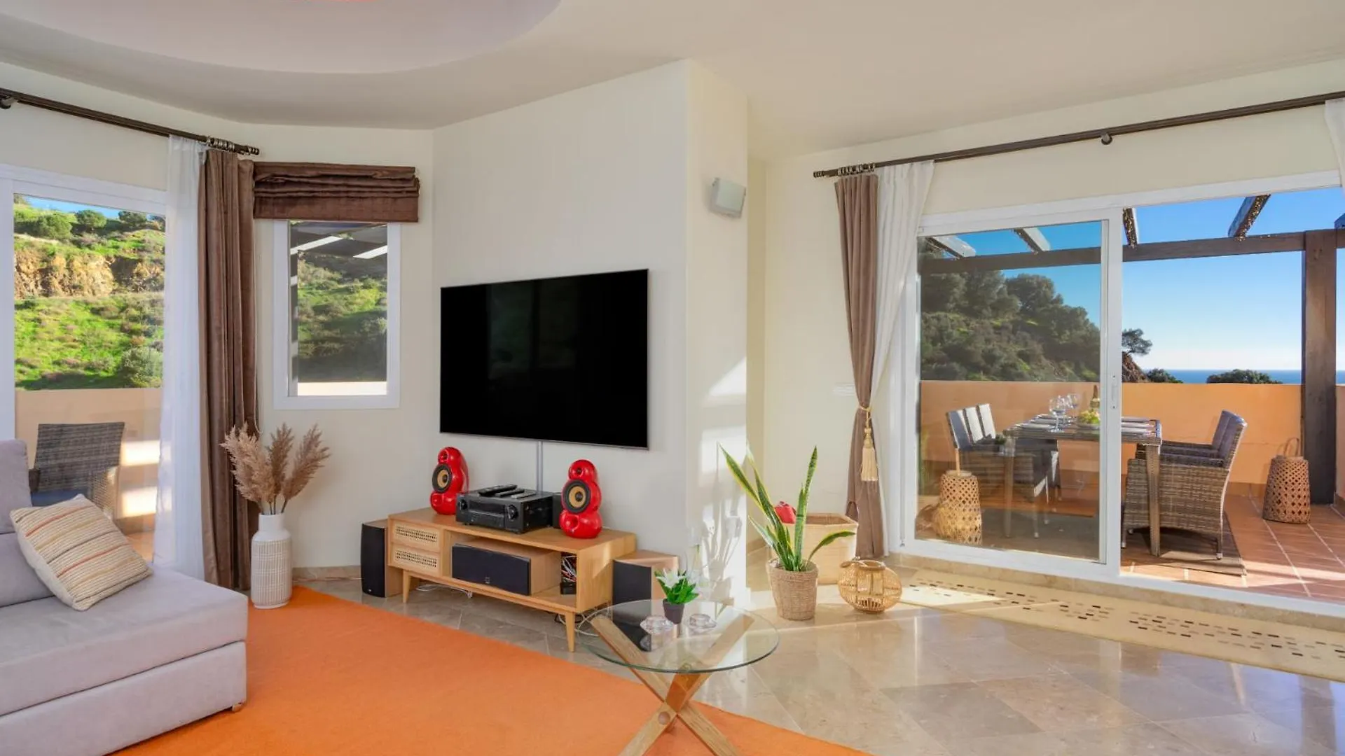 3 Bedroom, Top Floor With Fantastic Terrace And Pools Sitio de Calahonda 0*,  España